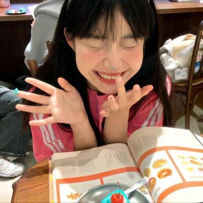 当年不肯嫁春风无端却被秋风误